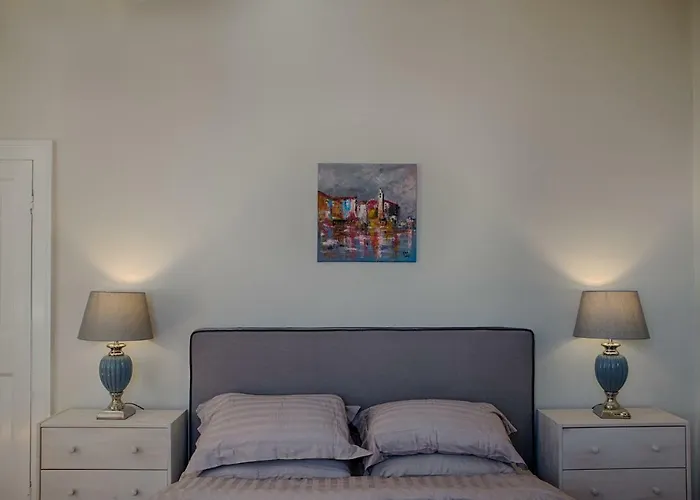 Serene Sea View Apartment In Corfu Old Town